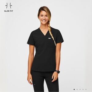 Small Figs Slim Catarina Scrub Top